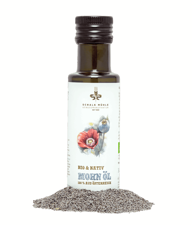 Schalk Mühle Bio Mohnöl nativ, Flaschen-Vorderseite mit Mohnblüten-Illustration, davor graublaue Mohnsamen